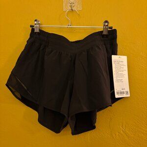 Lululemon Hotty Hot LR Short 2.5” Lined - Black - Size 8 - NWT (LW7ARKR)